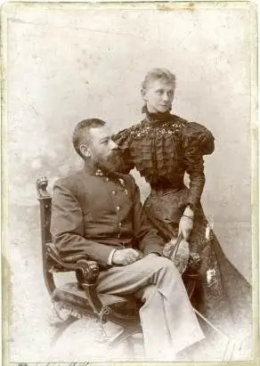 Victorian couple portrait restoration example - Original